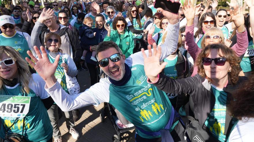 Castelló se tiñe de verde para correr contra el cáncer