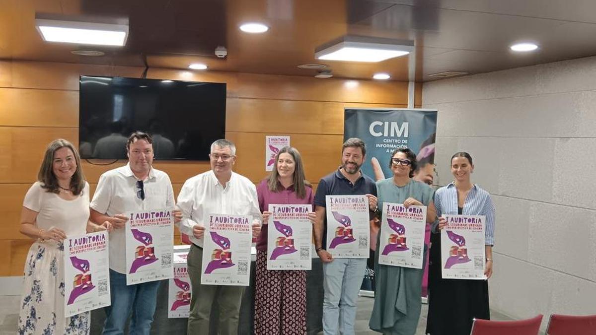 Autoridades y técnicos comarcales y locales presentaron la iniciativa del CIM de O Salnés.