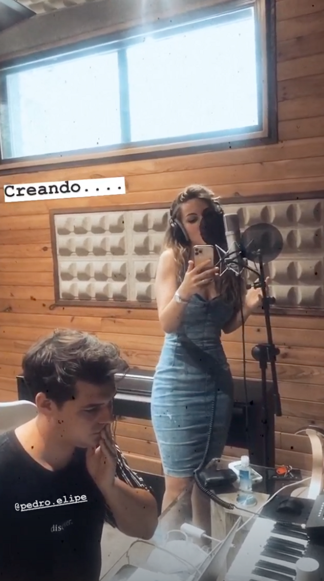 Edurne con vestido vaquero ajustado