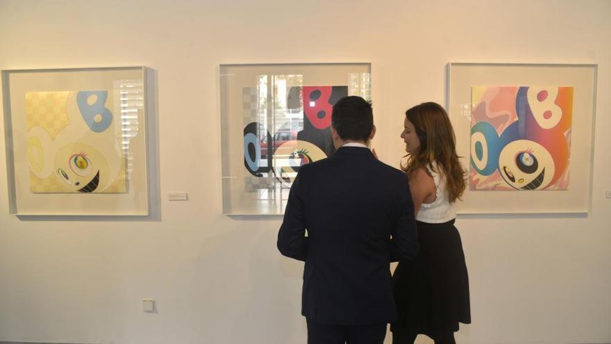 El director de Bienes Culturales, Juan Antonio Lorca, y Antonella Montinaro, comisaria de la exposición, estuvieron presentes en la inauguración