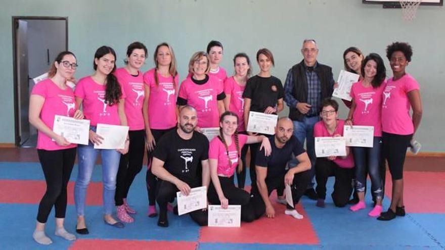 Éxito en el segundo curso de defensa personal para mujeres