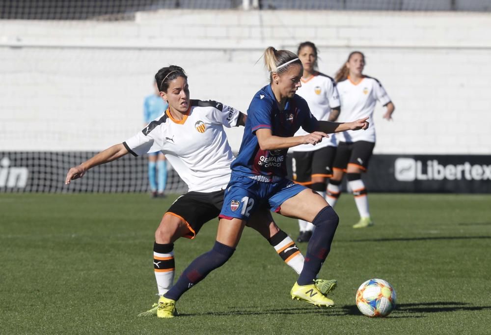 Las imágenes del derbi Valencia - Levante femenino