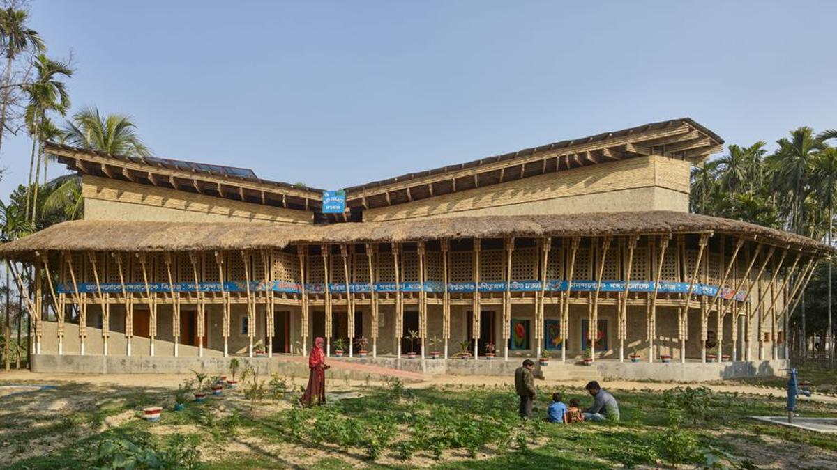 El edificio Anandaloy en Rudrapur (Bangladesh).