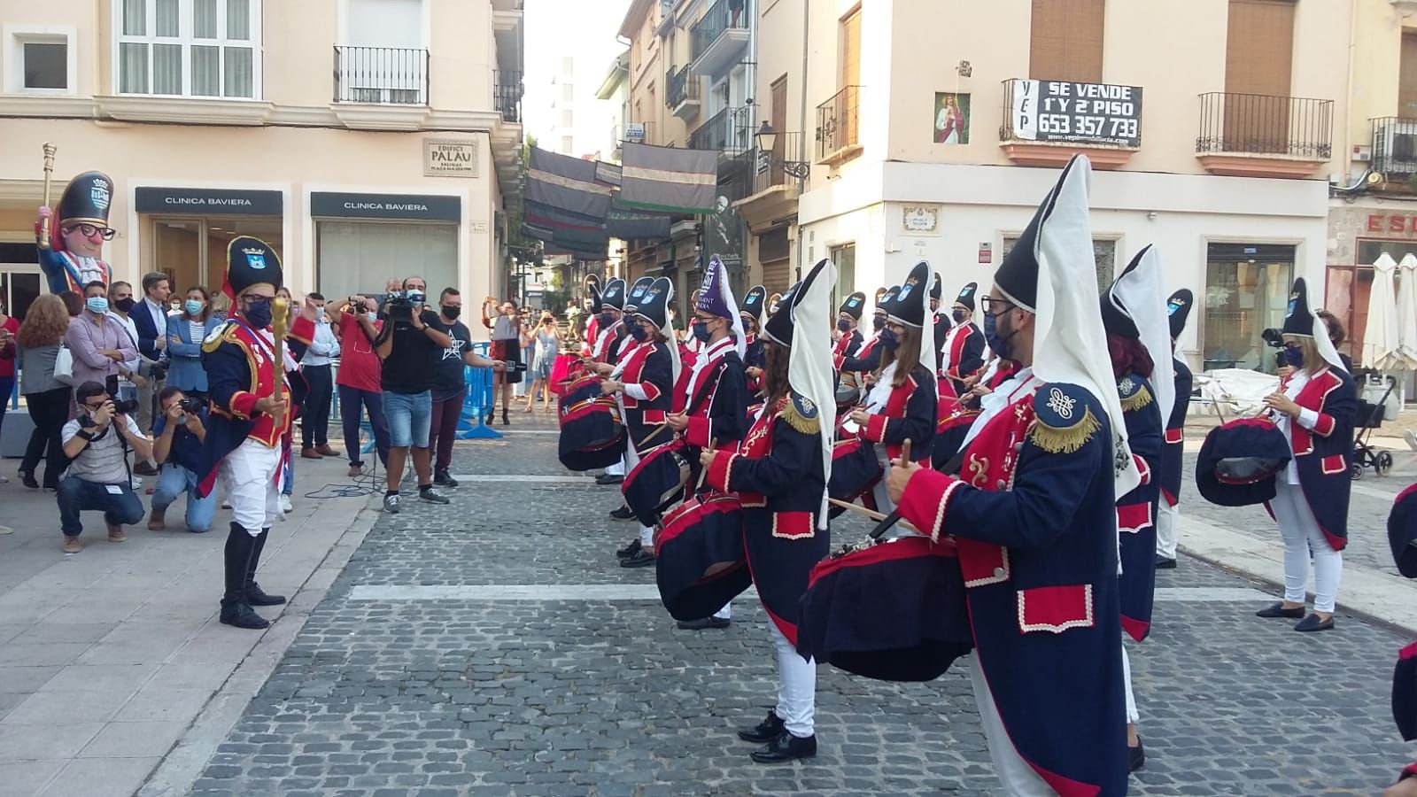 El Tio de la Porra de Gandia da la bienvenida a las fiestas