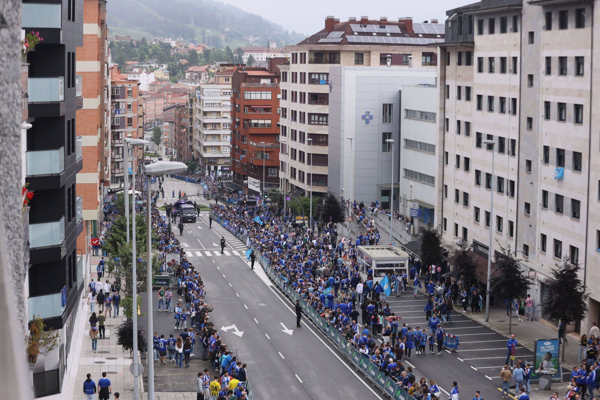 Así fue el recibimiento de la afición al Real Oviedo y toda la previa del último partido de la temporada