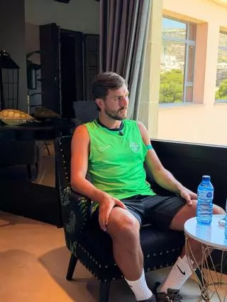 Víctor Chust: "Anselmi y Sarabia son parecidos en su forma de ser, pero apuestan por un Elche distinto"