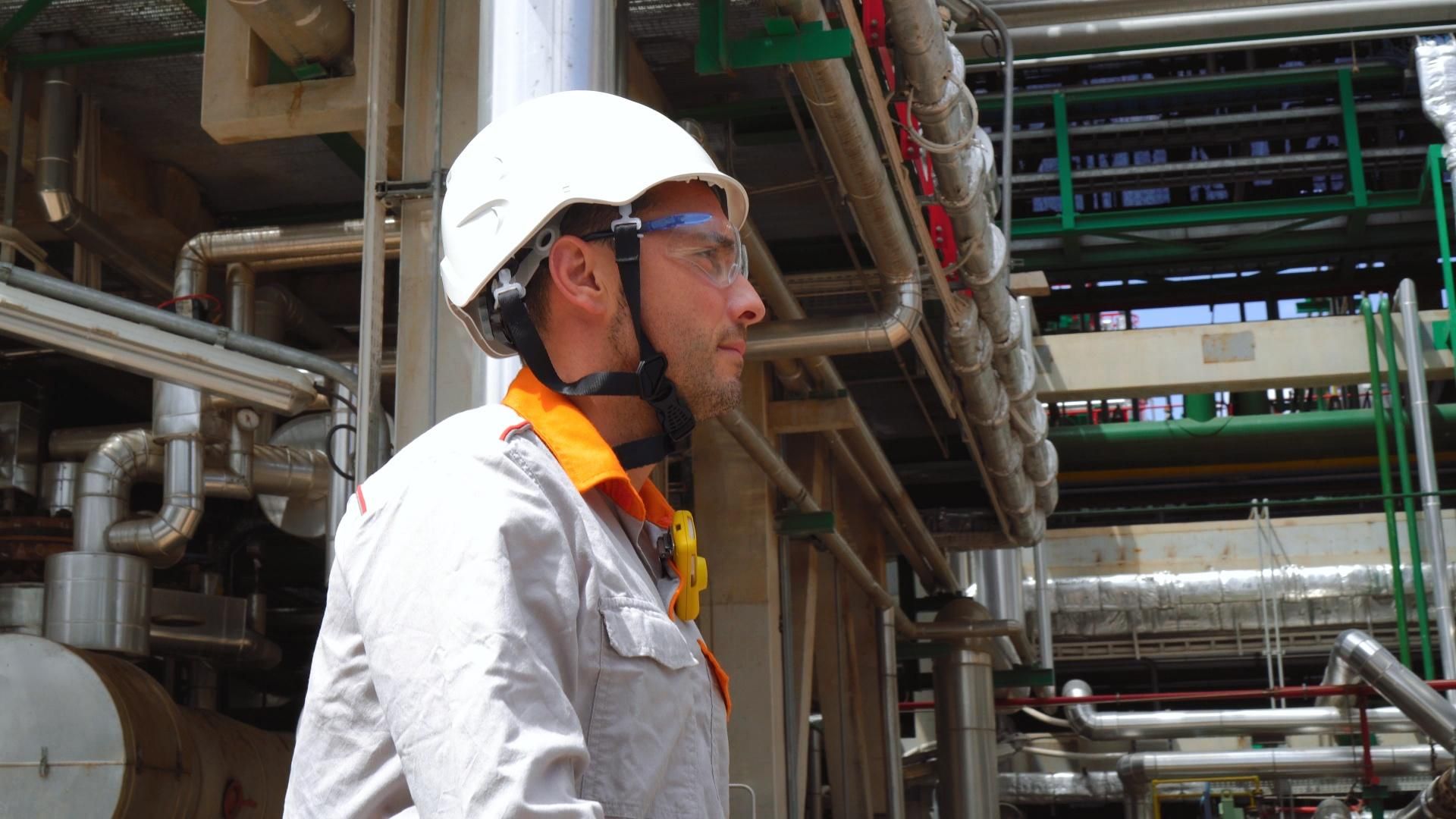 Carlos Martínez, gerente de la planta de combustible 100% renovable.