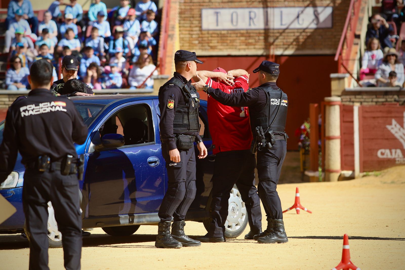 La Policía Nacional de Córdoba organiza una exhibición de medios policiales para las nuevas generaciones