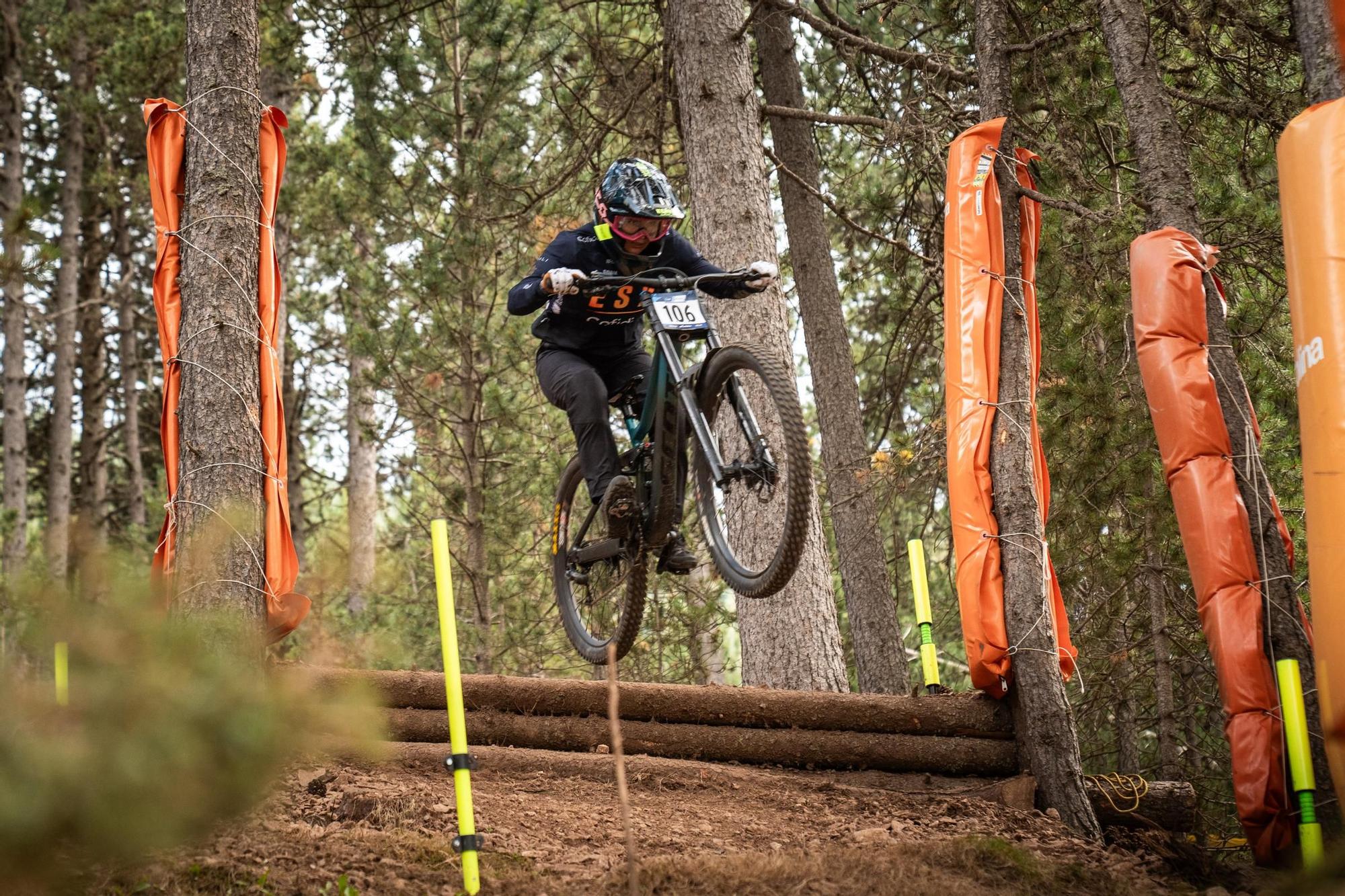 Dani Castellanos logra la 2.ª posición en la clasificatoria del Campeonato de Europa de Descenso en La Molina