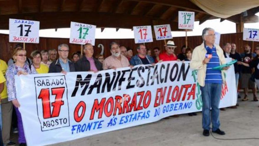 Los colectivos convocantes piden la colaboración de los moañeses en la manifestación.  // G.N.