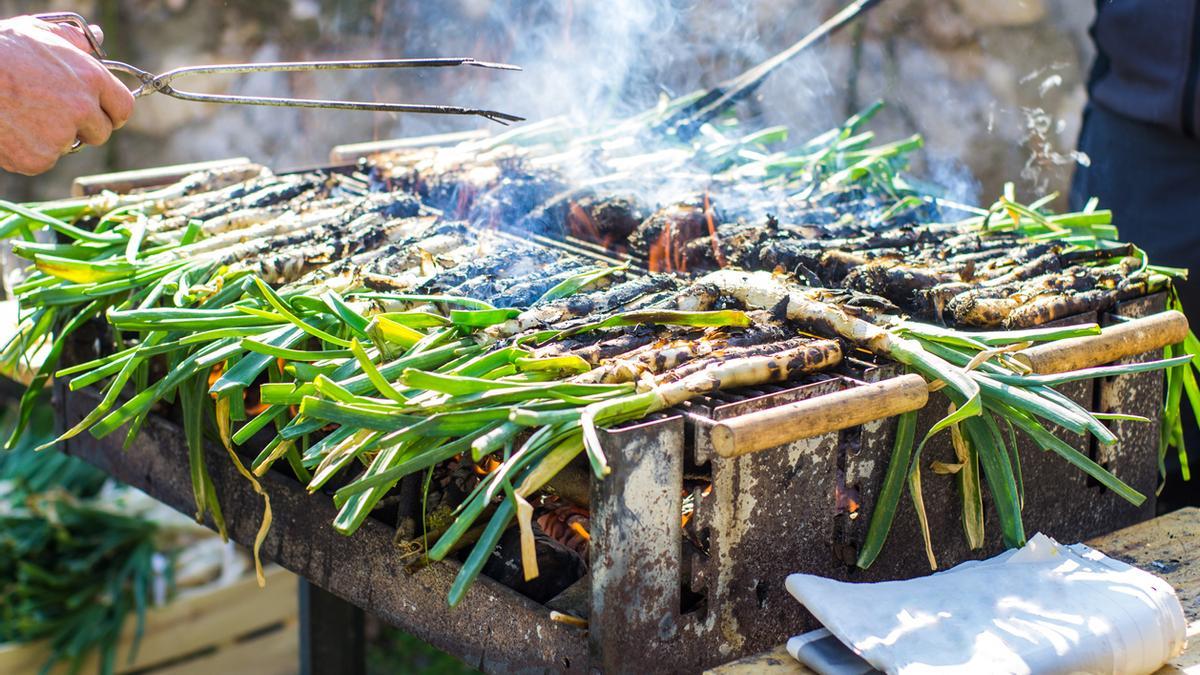 ¿Dónde comer un menú de calçots en Barcelona por menos de 35 euros?