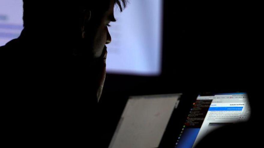 Detenido en Castellón un menor por hackear cuentas en redes sociales a famosos