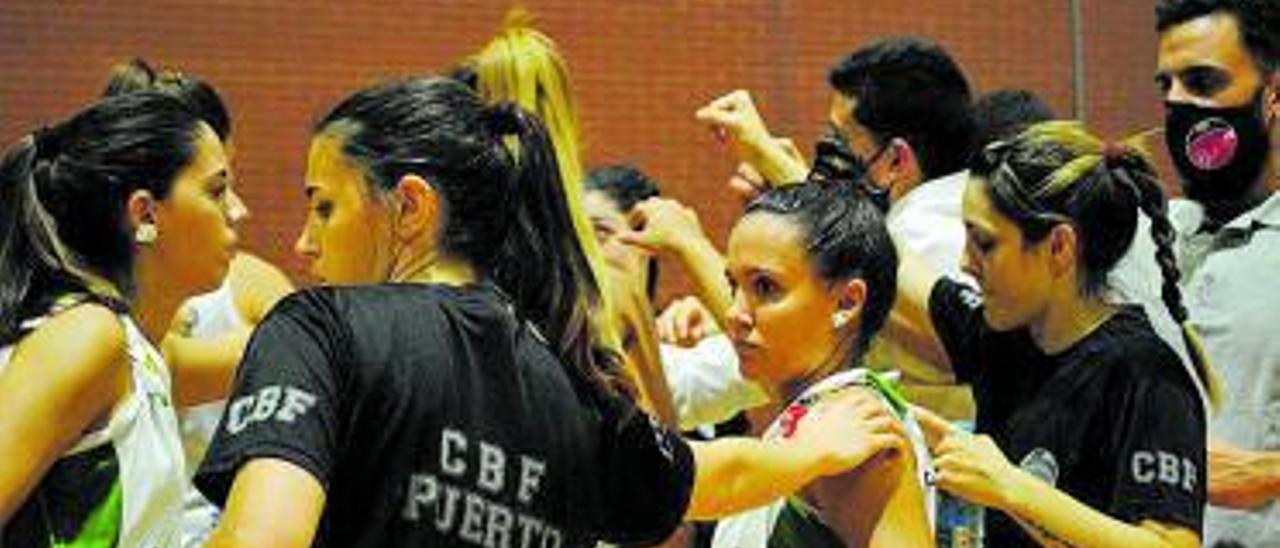 Las porteñas tras la emocionante victoria. | CBF PUERTO SAGUNTO