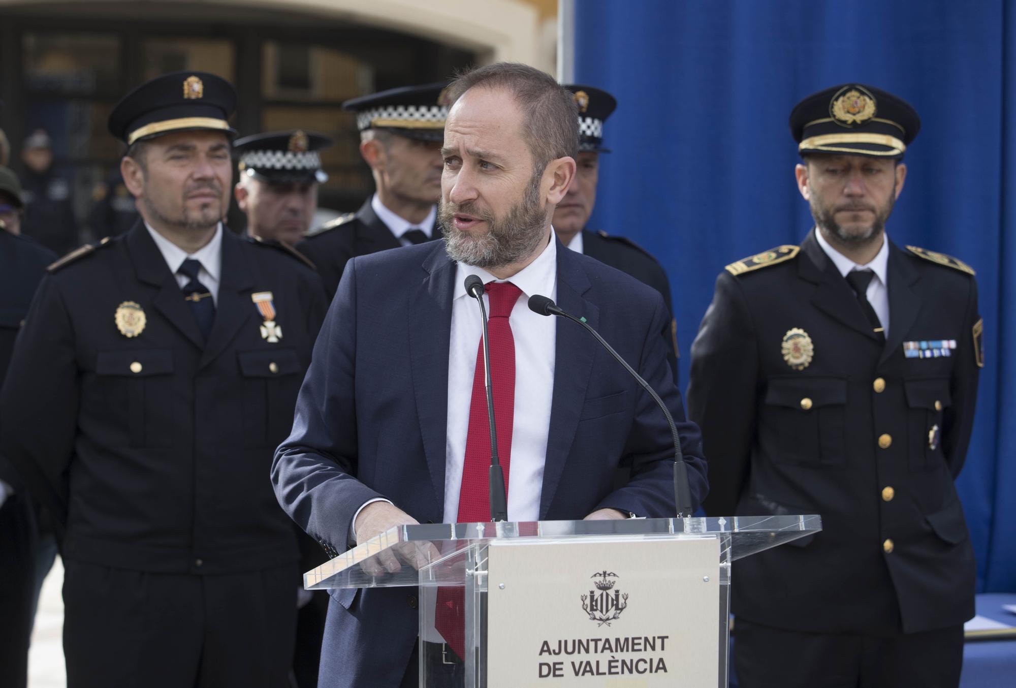 Entrega de despachos a la 53 promoción de la Policía Local de València