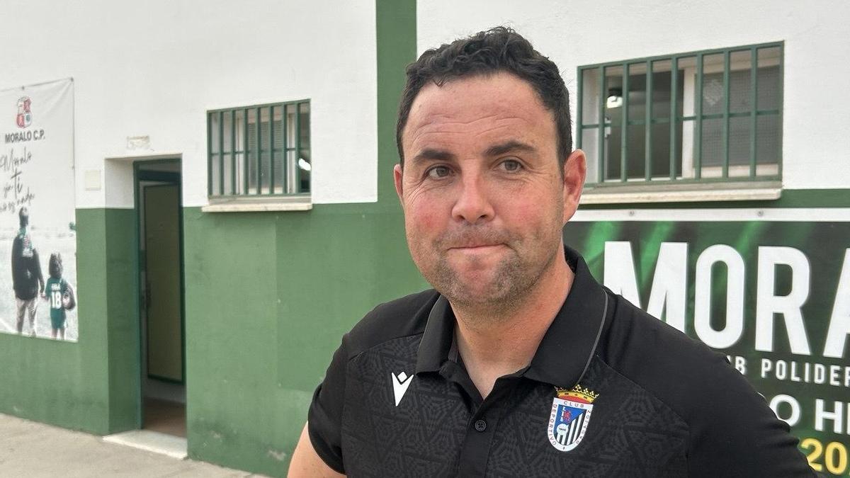 Miguel Ángel Ávila tras el encuentro de ida en Navalmoral de la Mata.