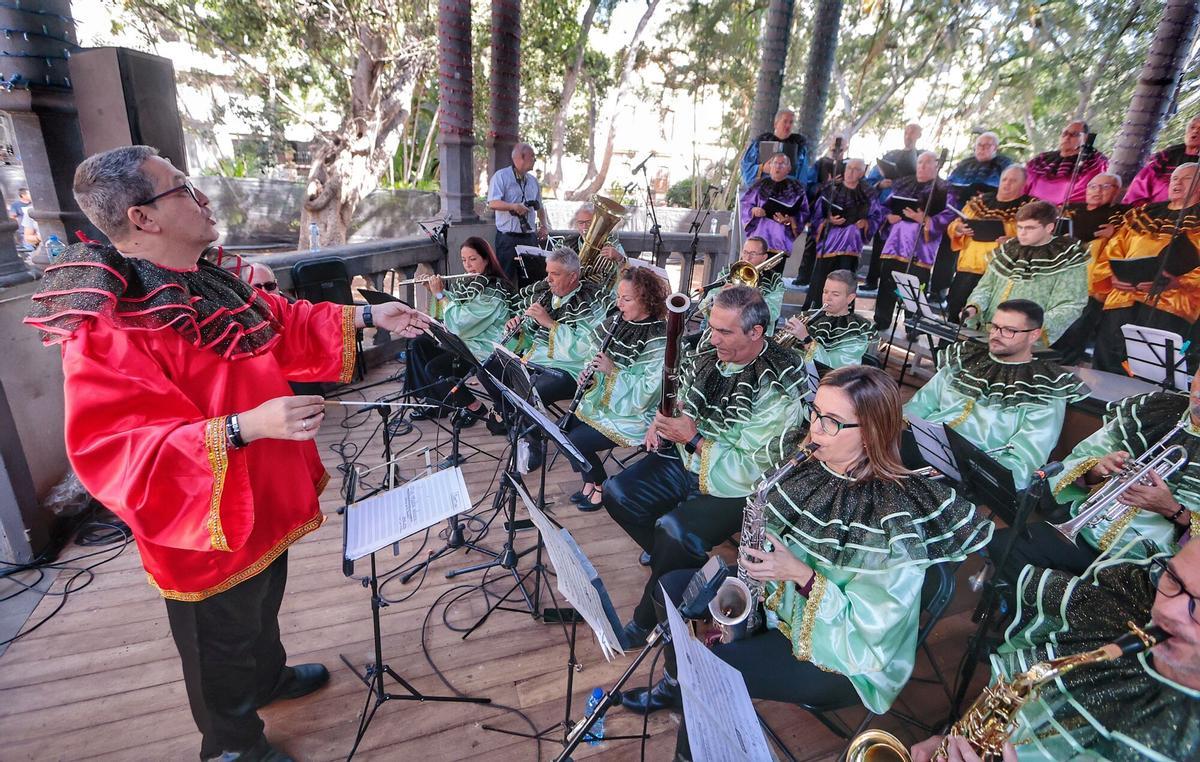 Carnaval de día. Los Fregolinos y Ni fú Ni fa