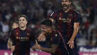 El Levante aplasta al Albacete y pasa a la final (3-0)
