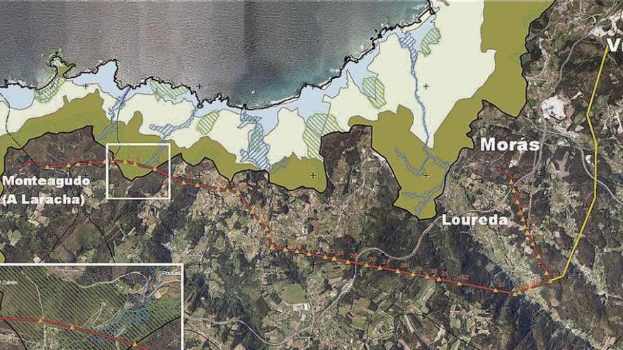 Trazado del tendido de A Laracha a Morás (con puntos) y tramo descartado hasta Vío (línea amarilla).