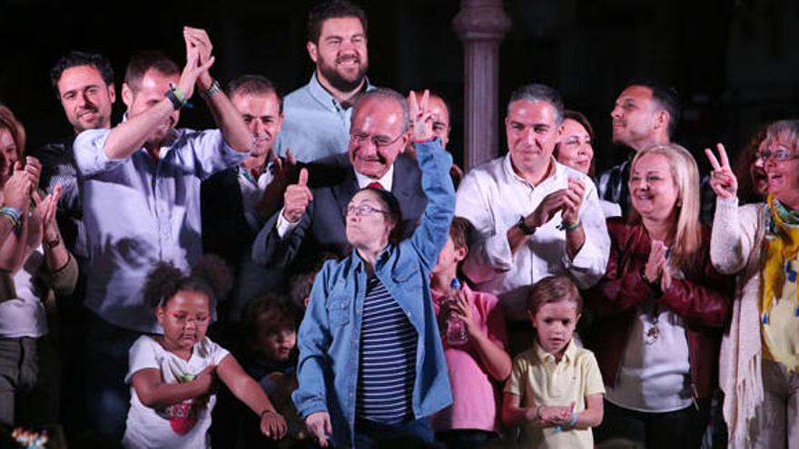 Francisco de la Torre cerró la campaña electoral con un mitin en la plaza Mozart.