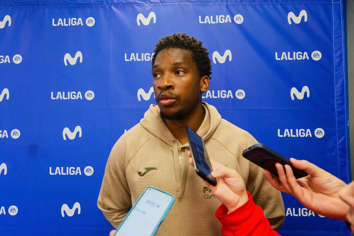 Galería | La afición del Villarreal, enloquecida con Willy Kambwala y el 'killer' Georges Mikautadze