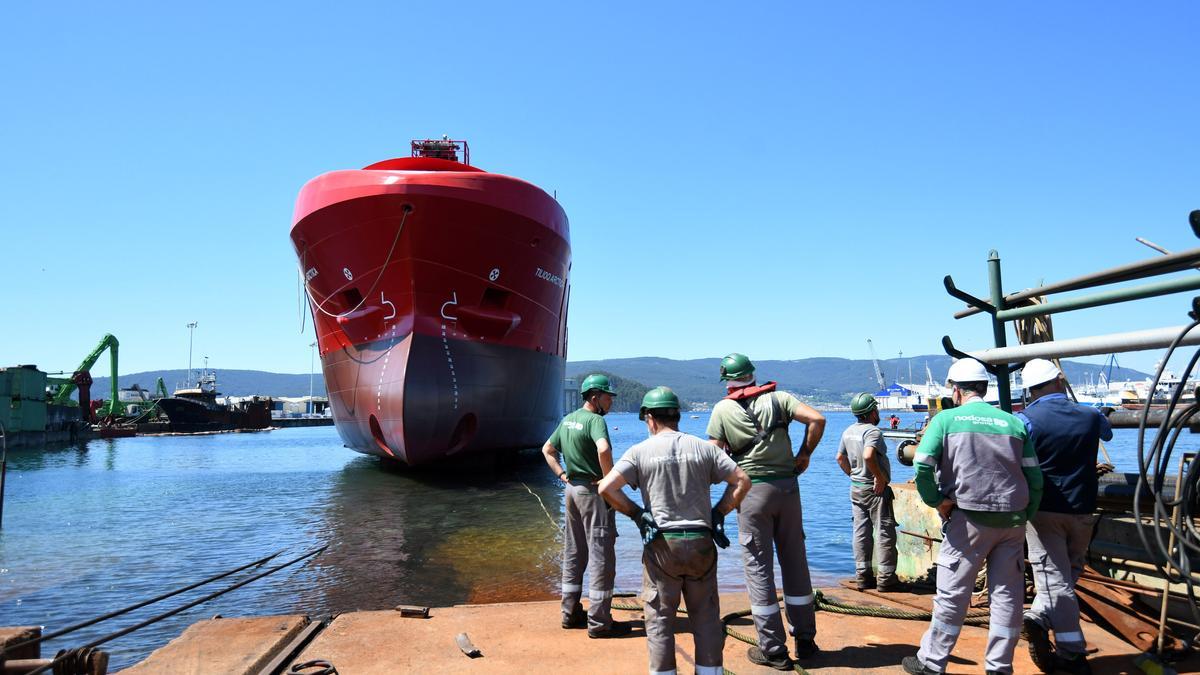 Portacontenedores para Royal Artic Line fabricado por Nodosa, durante su botadora en la ría de Vigo el pasado mes de junio