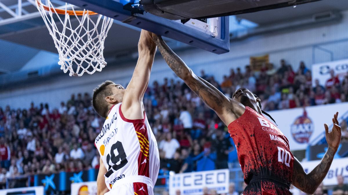 El Baxi Manresa sufre en el final de partido para llevarse la victoria