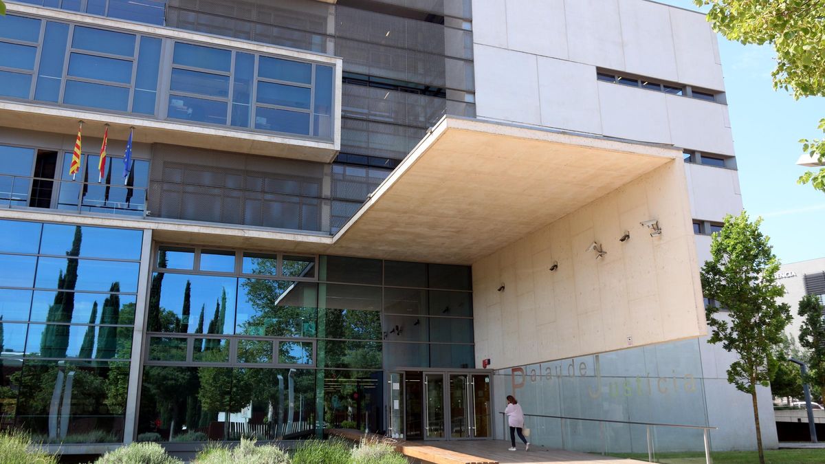 La façana del Palau de Justícia, seu de l'Audiència de Girona.