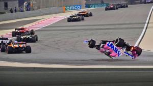 El piloto canadiense de Racing Point, Lance Stroll, se estrella durante el Gran Premio de Fórmula Uno de Bahrein en el Circuito Internacional de Bahrein en la ciudad de Sakhir.