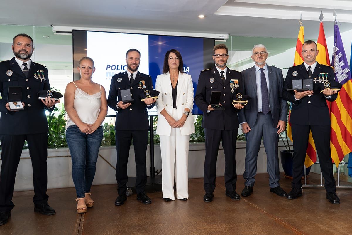 Las imágenes del reconocimiento a la Policía Local de Formentera.