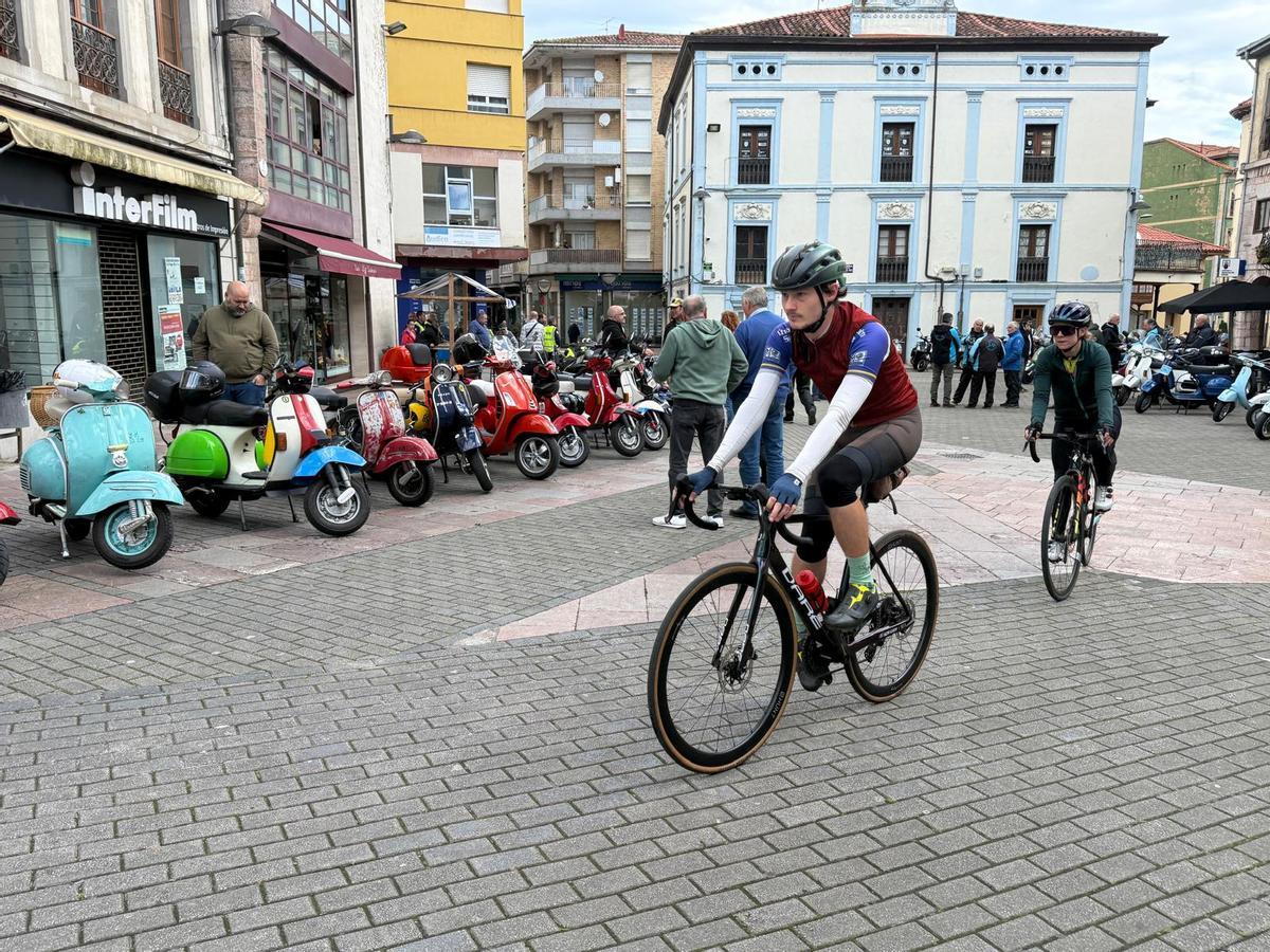 La concentración de vespas y lambrettas de Grado, en imágenes La concentración de vespas y lambrettas de Grado, en imágenes