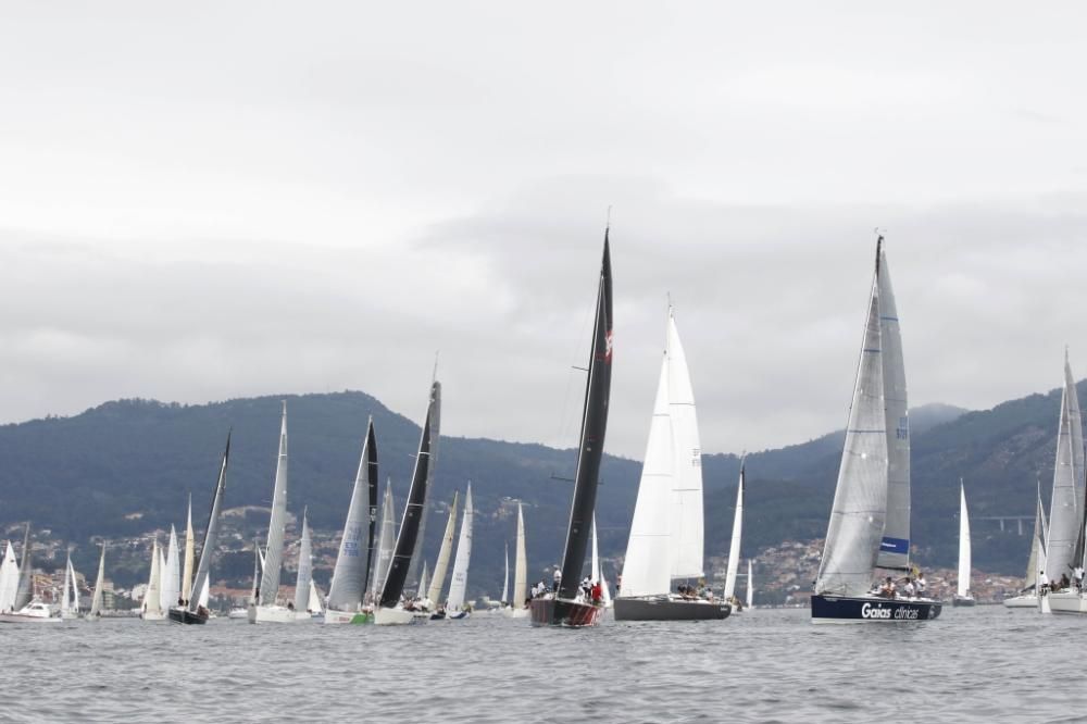 Las imágenes de la salida de la regata Rías Baixas