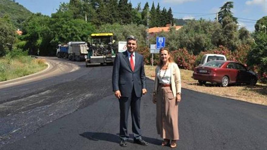 La Diputación repara la carretera entre El Brillante y Las Jaras