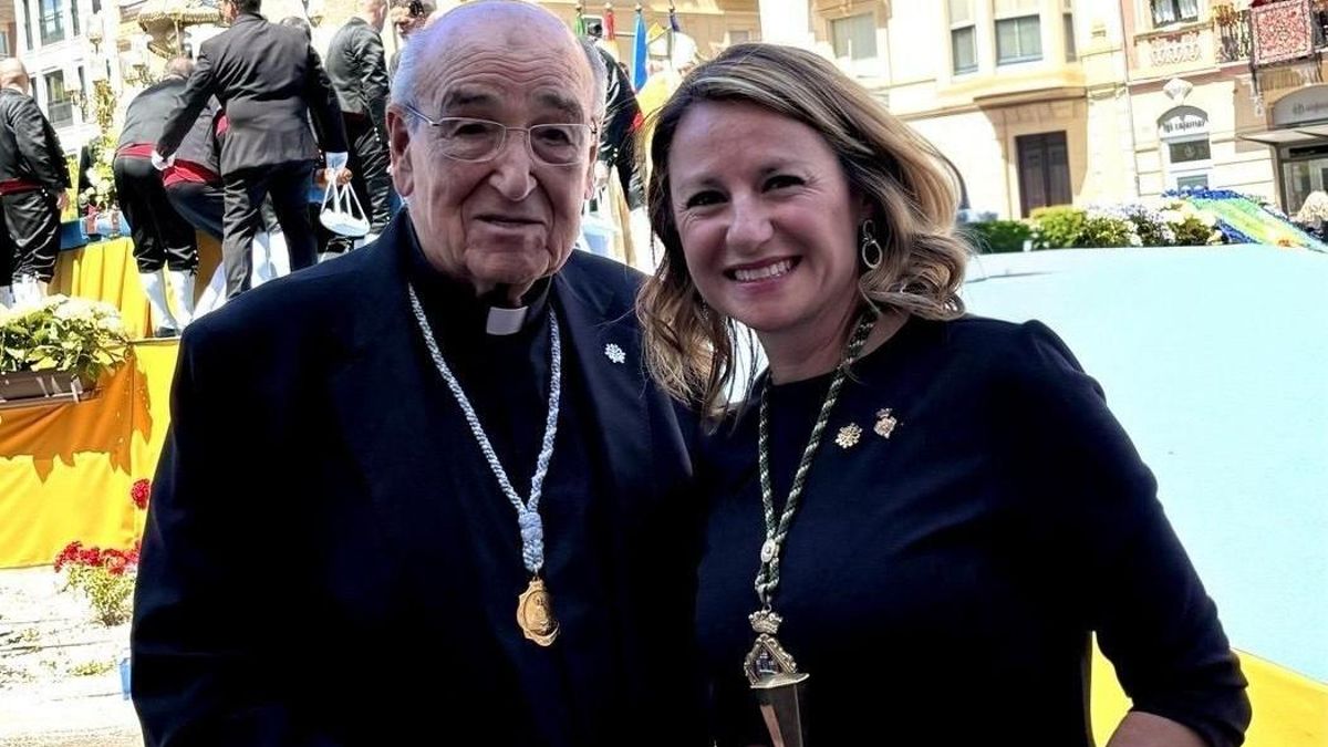Pérez de Heredia y la alcaldesa el día del centenario de la coronación de la Virgen del Lledó, el 4 de mayo de 2024.