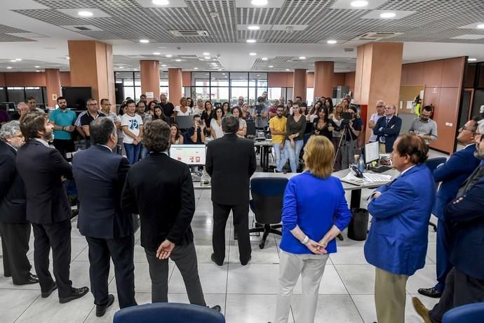 03-10-19 LAS PALMAS DE GRAN CANARIA. REDACCION. LAS PALMAS DE GRAN CANARIA. Visita de Javier Moll a la Redacción del periódico. Fotos: Juan Castro.  | 03/10/2019 | Fotógrafo: Juan Carlos Castro