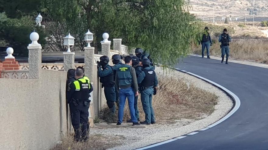 Cinco guardias civiles heridos en un tiroteo en una operación antidroga en Alicante