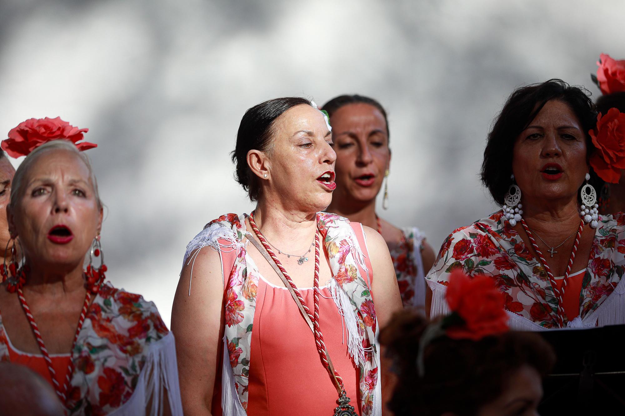 Mira aquí las imágenes del día grande de las fiestas de Cala Llonga