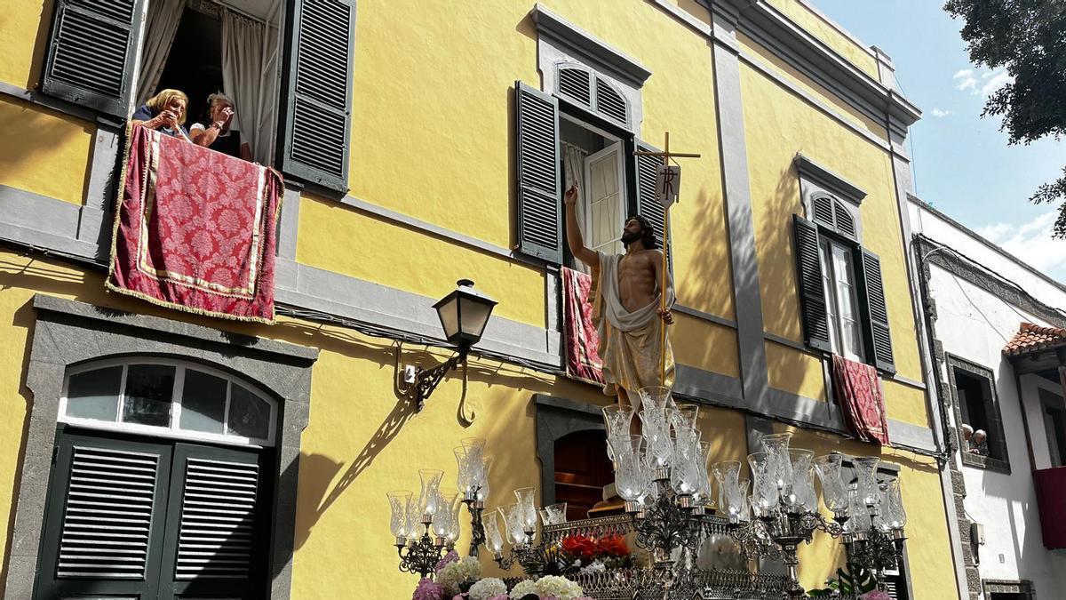 Llegada del Cristo Resucitado a la plaza de Santo Domingo