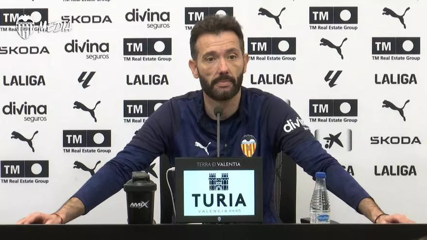 Corberán ve compatible a Guido con Pepelu y el resto del centro del campo