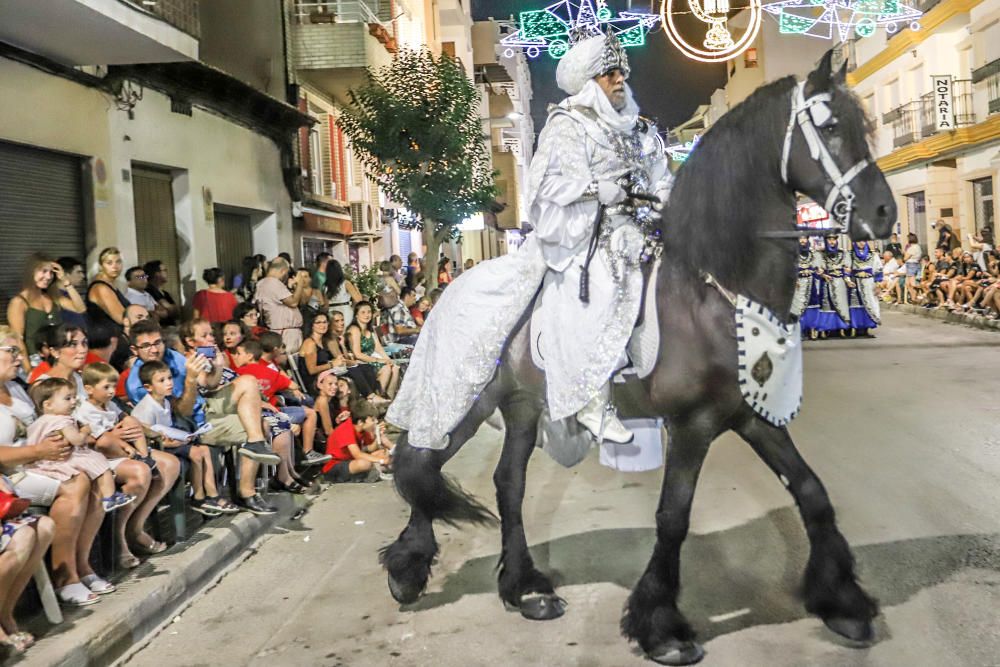 Espectacular entrada de Mora de las fiestas de Almoradí 2019