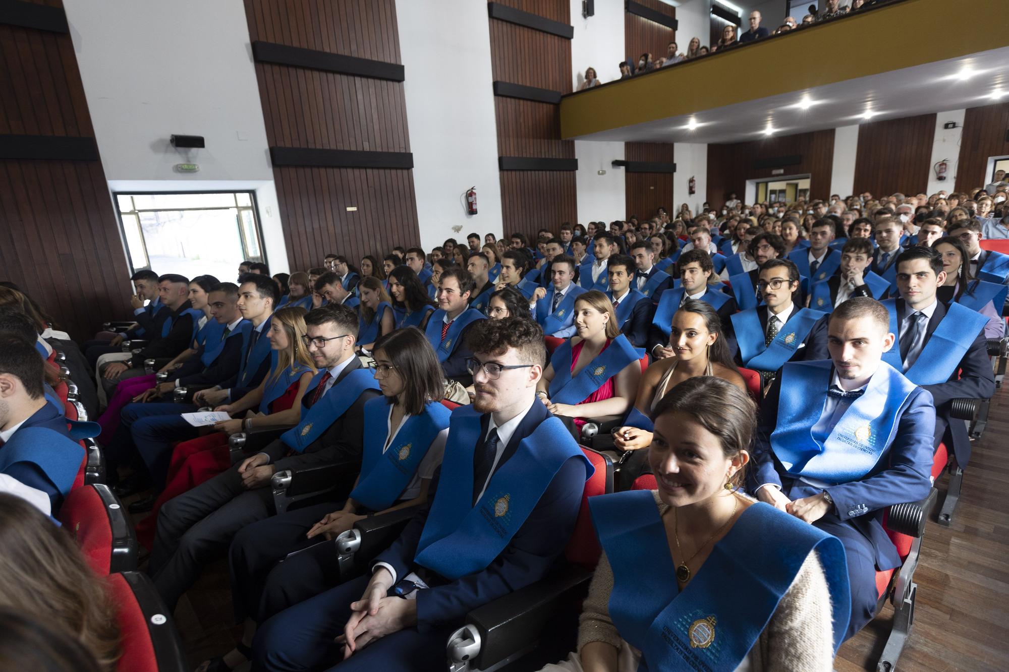 E n imágenes: Así fue el acto de despedida de las promociones 19-20, 20-21, y 21-22, de Física y Matemáticas