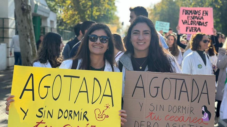Fotogalería | Manifestación de médicos en Sevilla por el Estatuto Marco