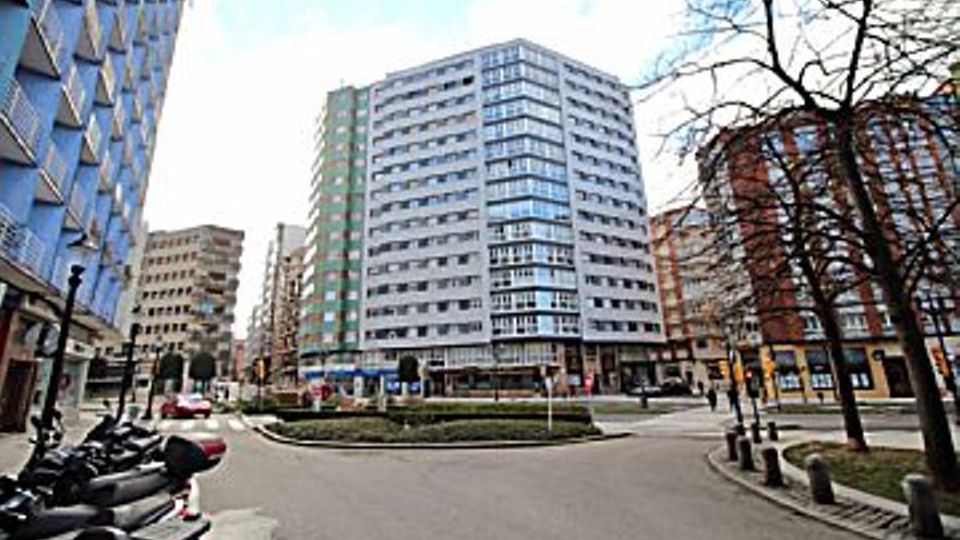 190.000 € Venta de piso en Gijón (centro) 67 m2, 2 habitaciones, 1 baño, 2.836 €/m2, 3 Planta...