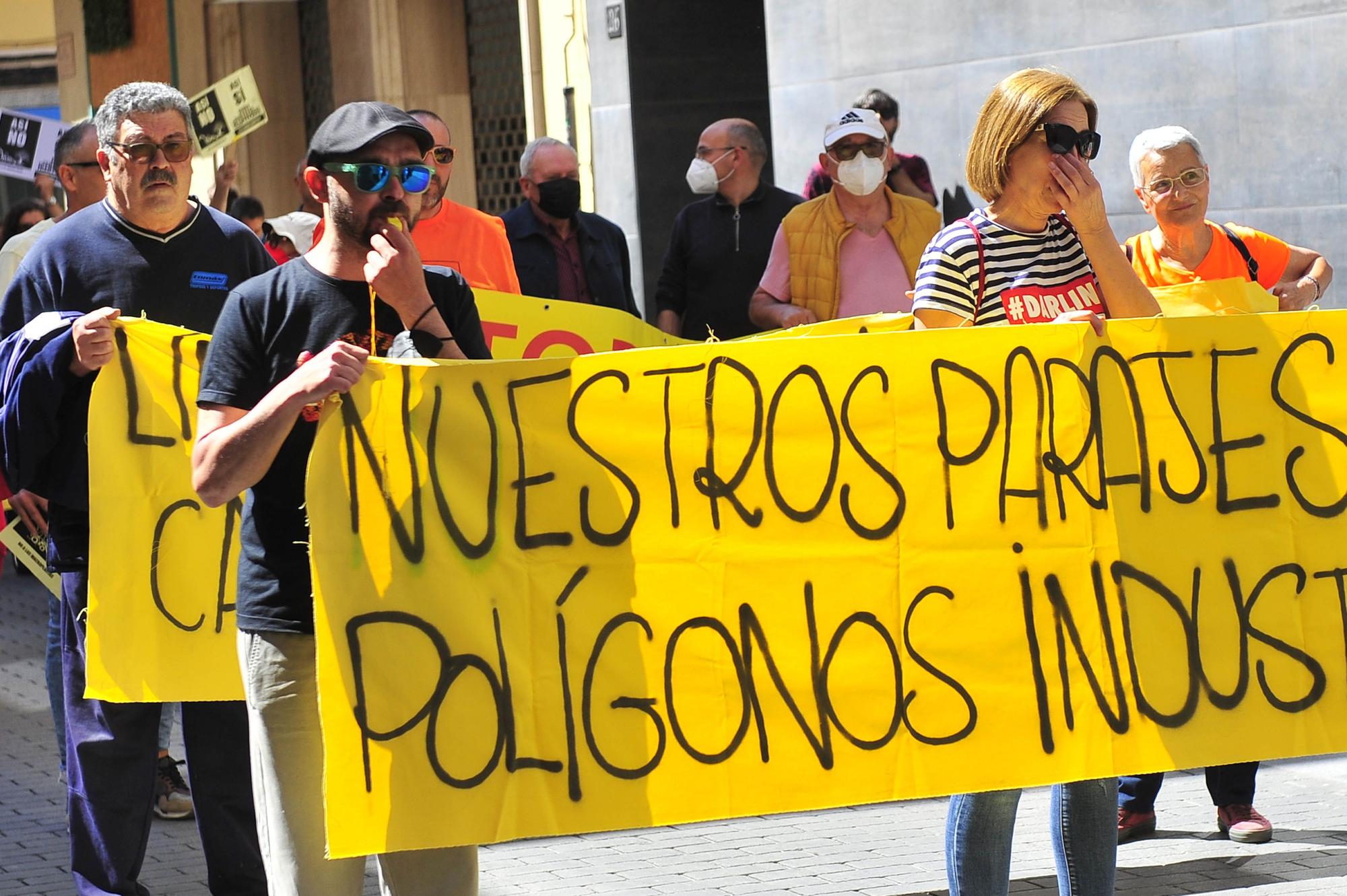 Manifestación contra las plantas solares en Elda