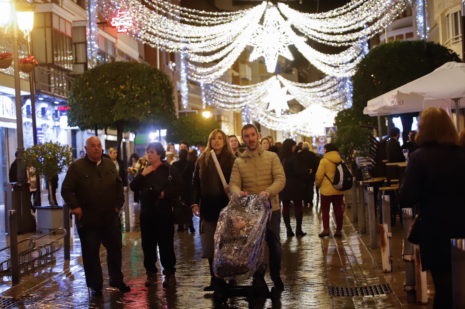 Puente Genil ilumina la Navidad con el estreno mundial de Ecogreenlux