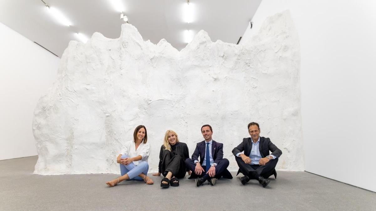 El Consell visita las obras de artistas mallorquines en el Museo Reina Sofía