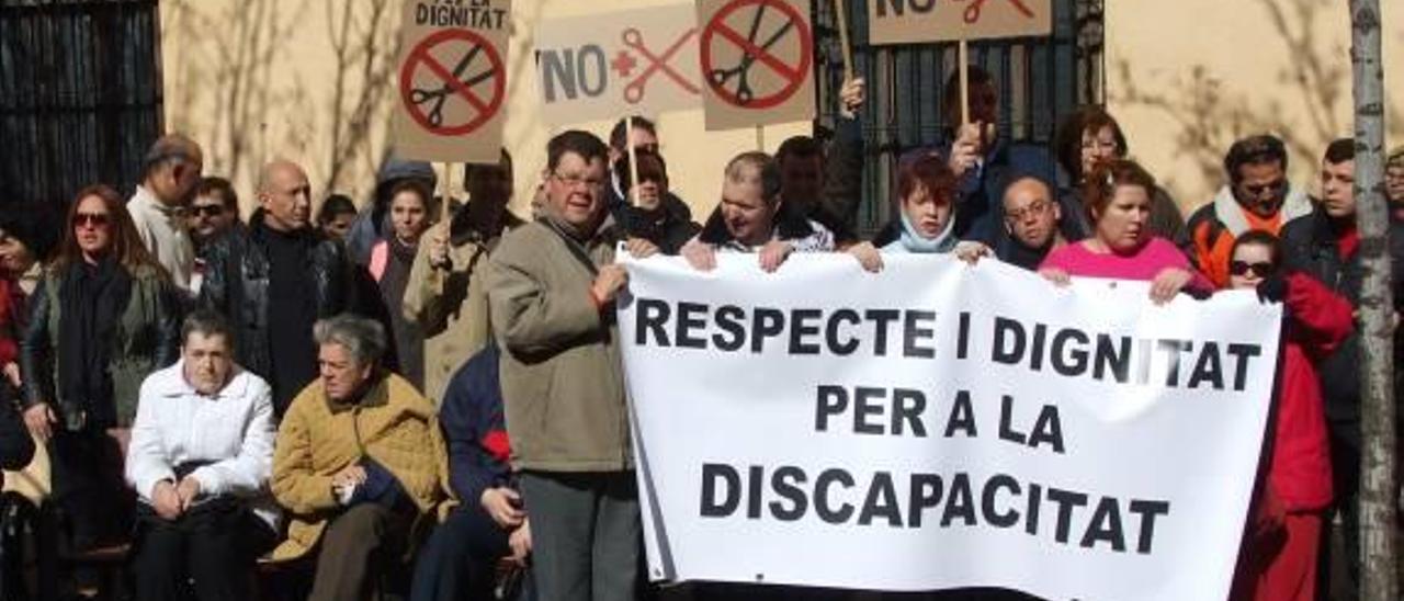 Adispac lanza un SOS al recortarle el Consell 49.000 ? de su subvención