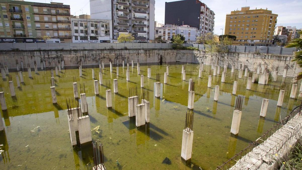 El sótano repleto de agua en una imagen de principios de abril.