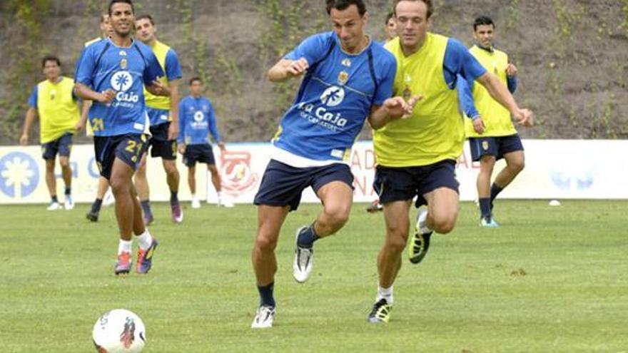 La UD patina a domicilio en la Copa