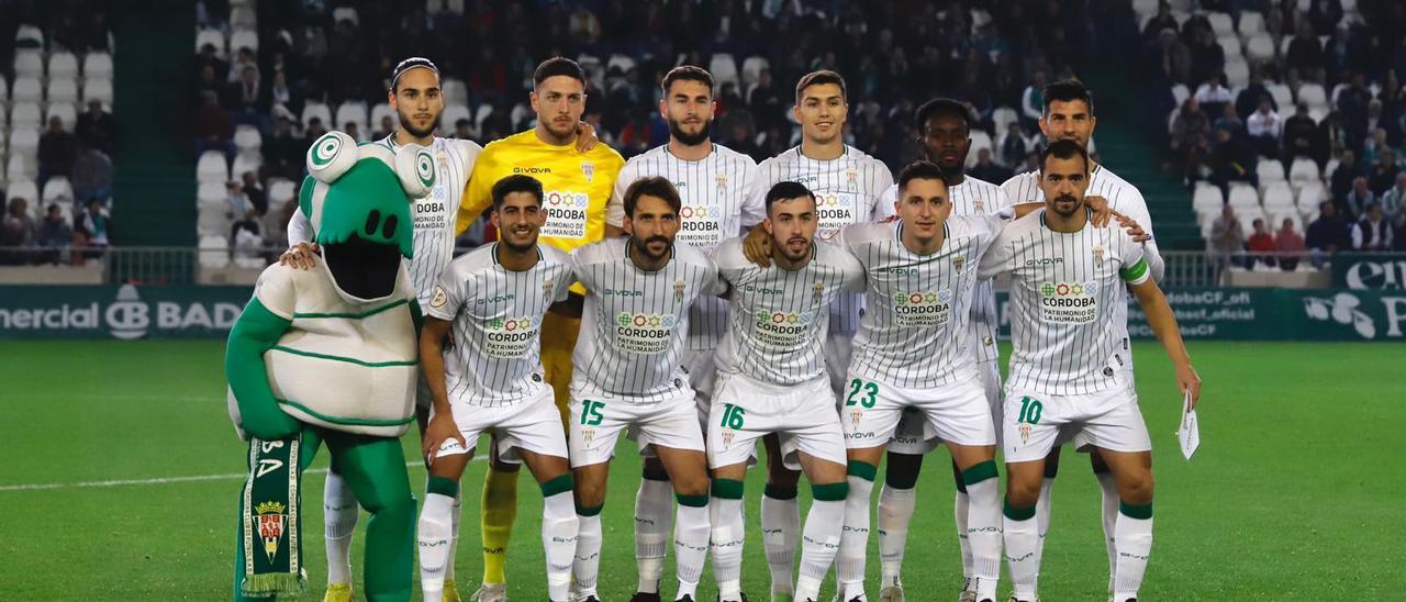 Equipo titular del Córdoba CF que se enfrentó en El Arcángel al Pontevedra.