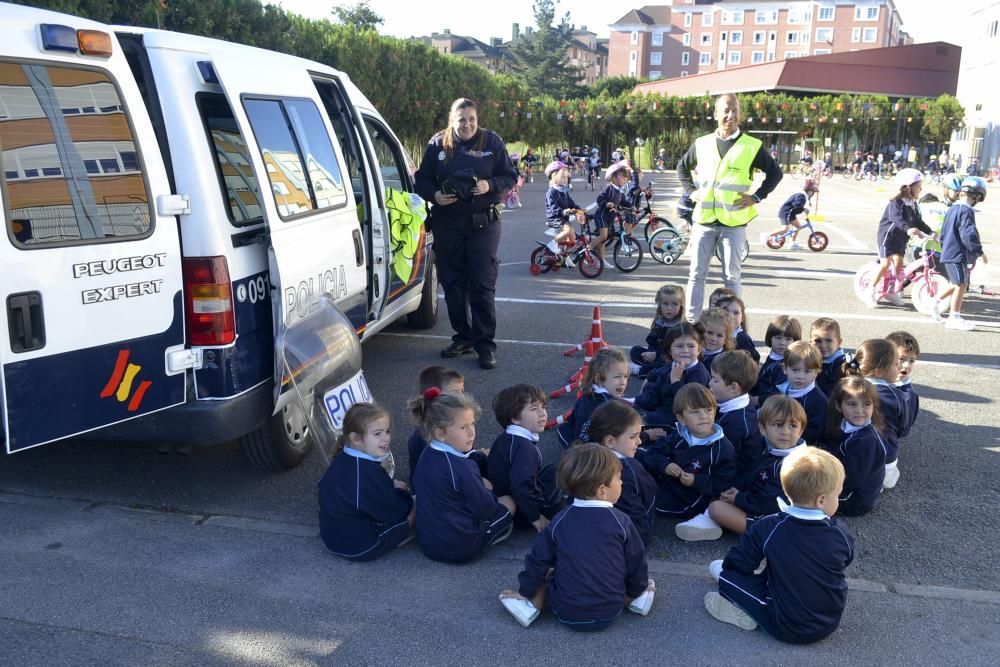 Día de la Bici en el colegio de la Dominicas de Gijón